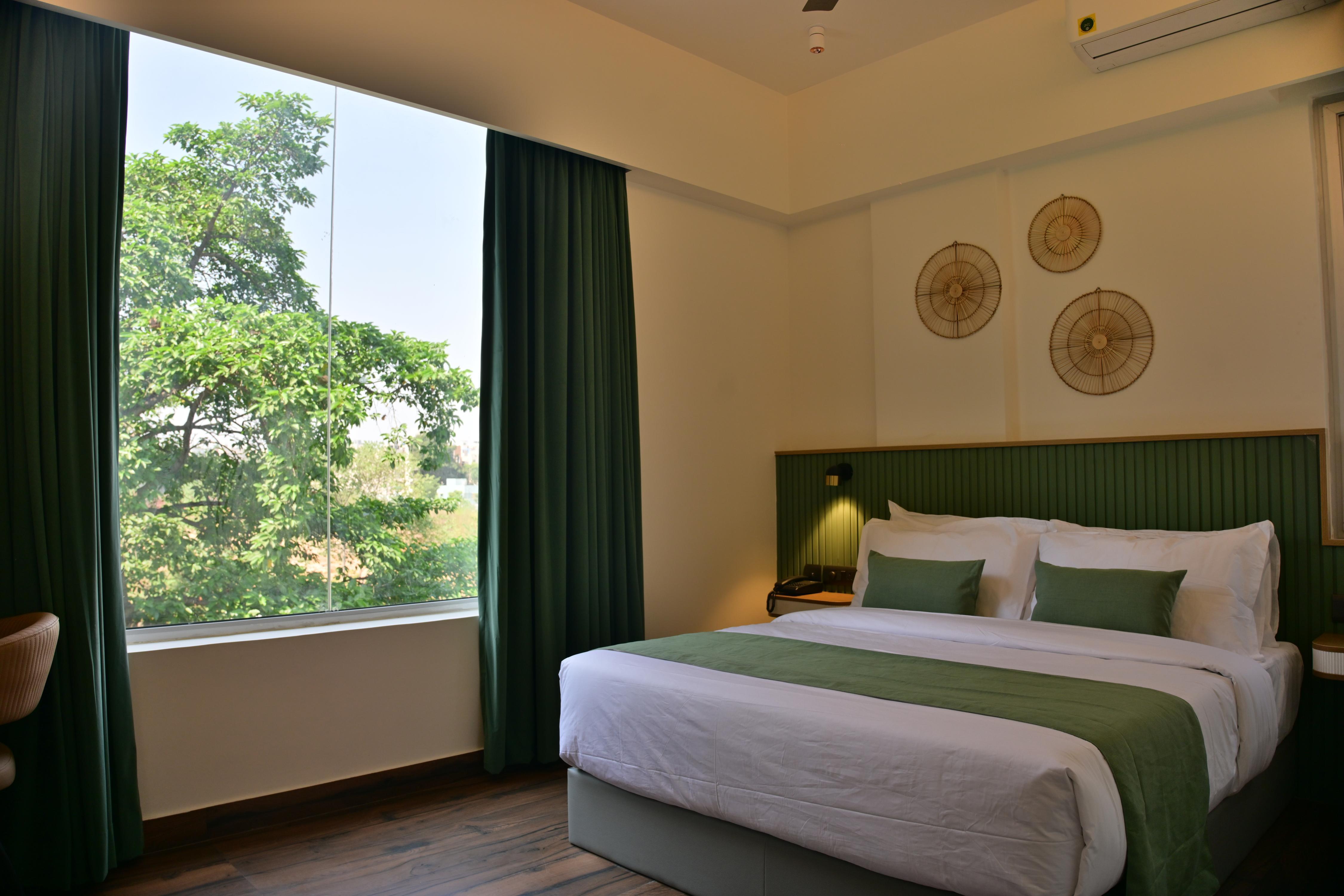 Earth Hotels Hebbal Room Type - Superior room with Garden view