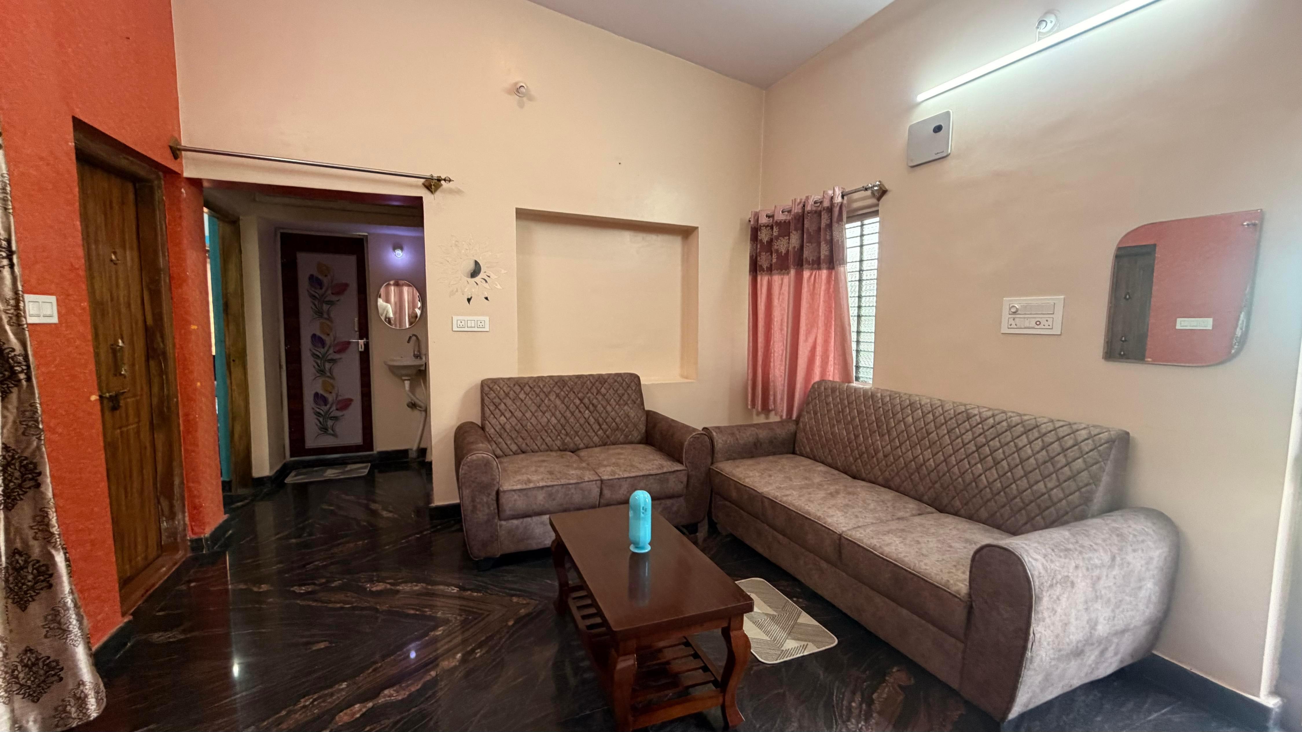Sumith's Homestay - Tap to explore photos