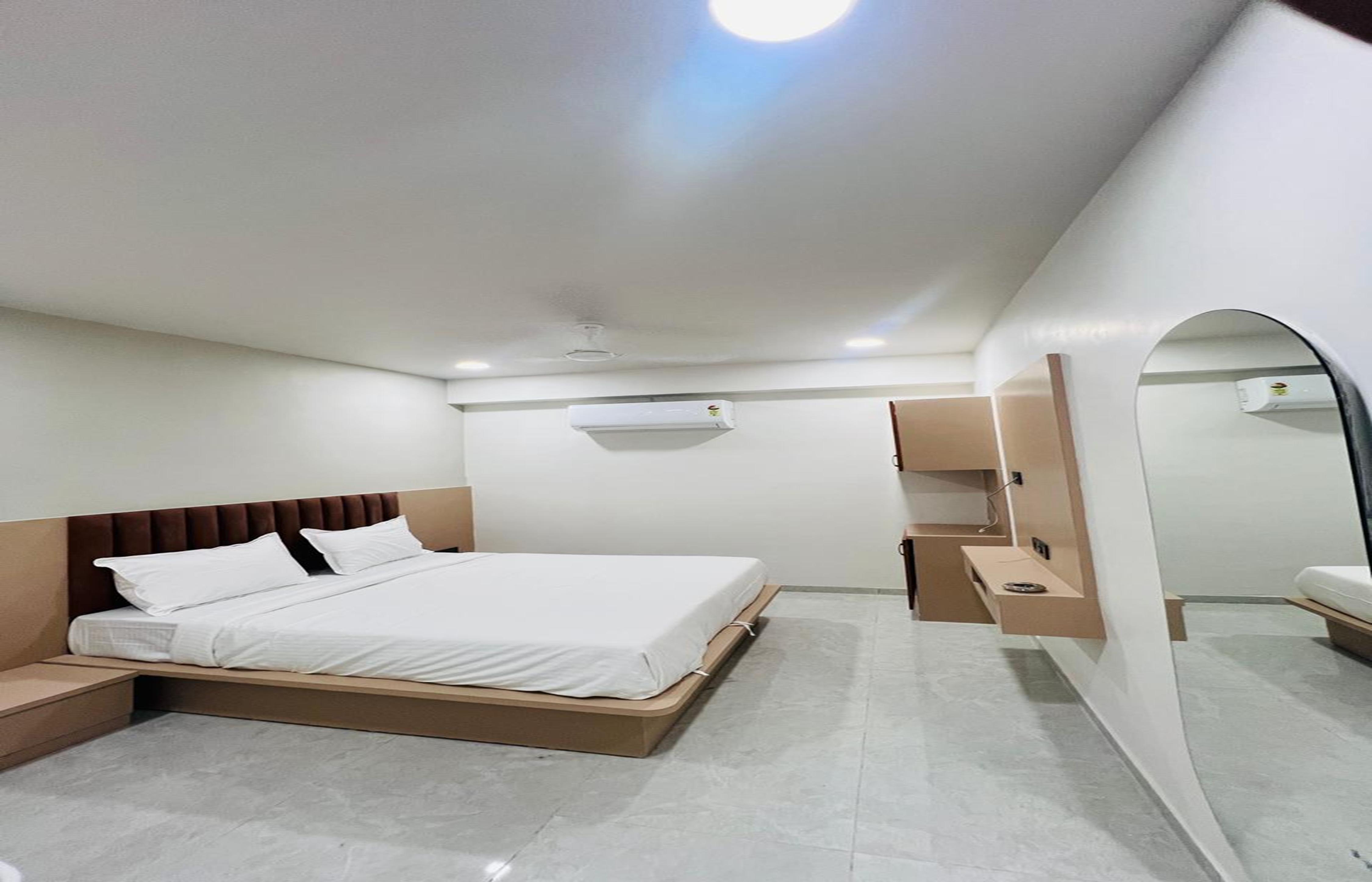 Hotel Sulin - Tap to explore photos