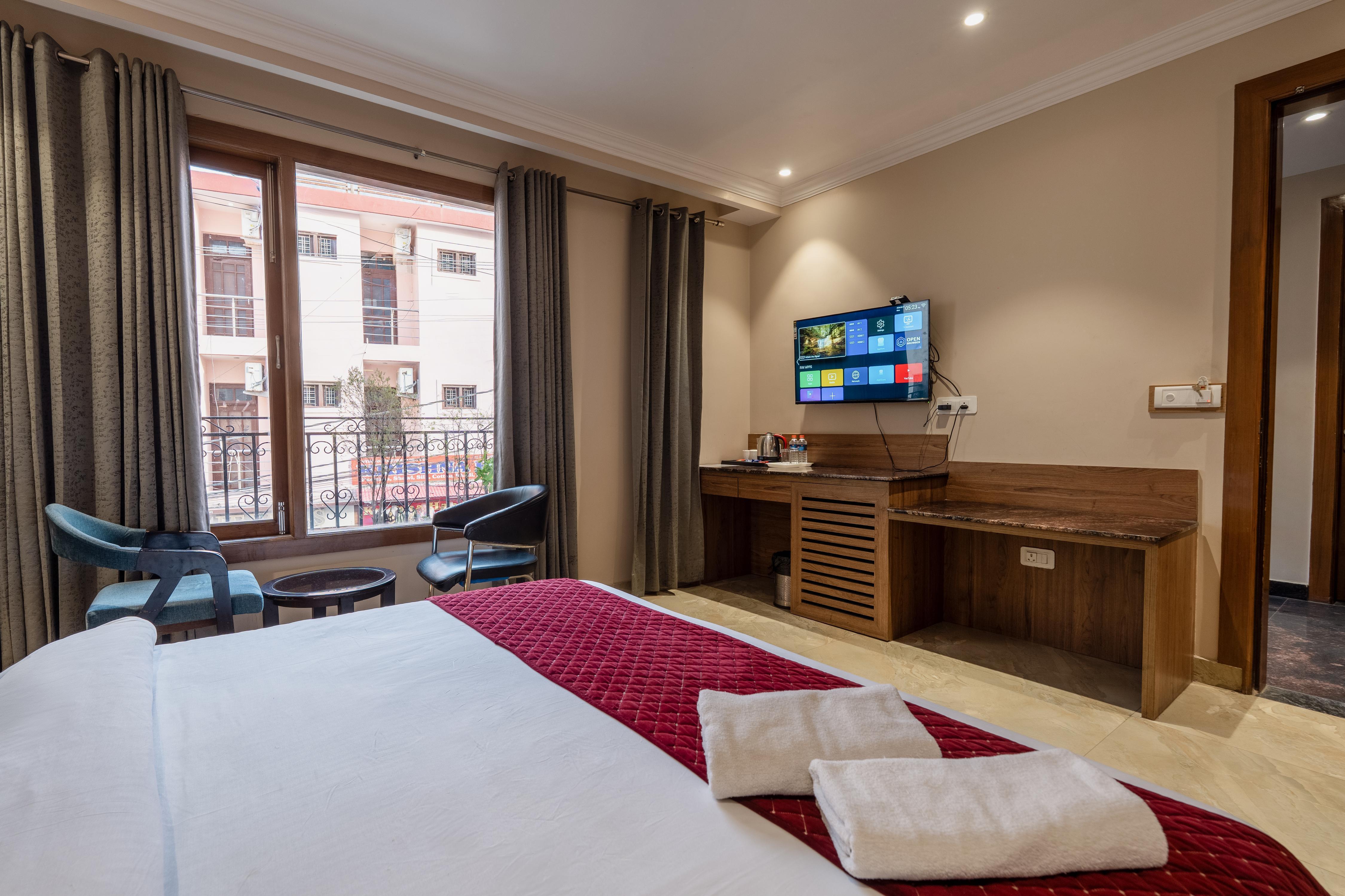 Shree Vatika Room Type - Premium Room City View