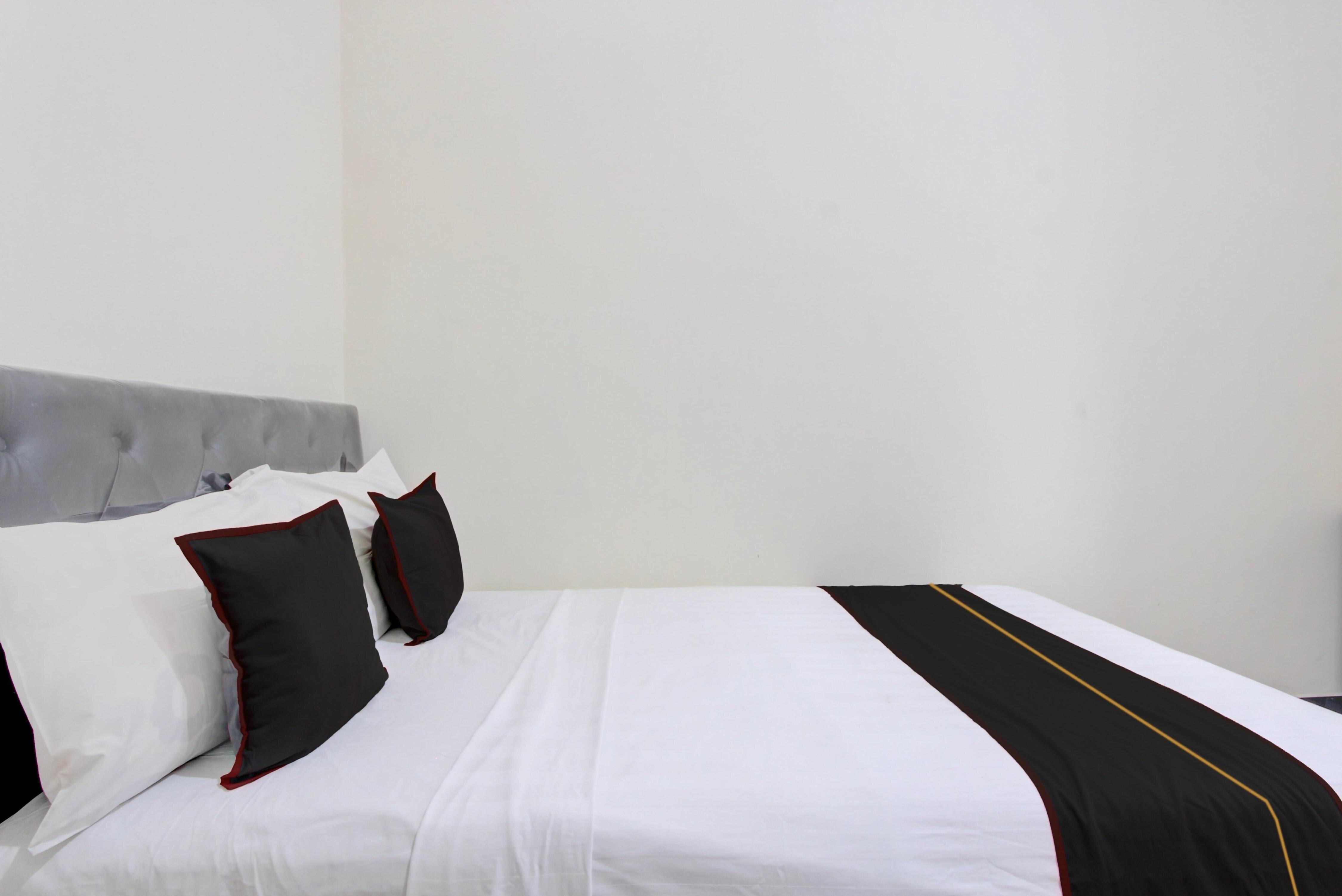 Hotel O Syariah near Plaza Ambarrukmo Yogyakarta formerly Teratai Inn - Tap to explore photos