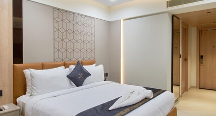 Hotel V Kondapur Room Type - Superior King Room