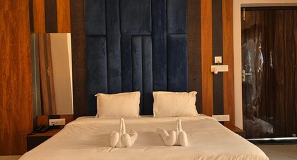 SHIVAM RESORT Room Type - Premium Suit Room Double Bed & Balcony Sea View