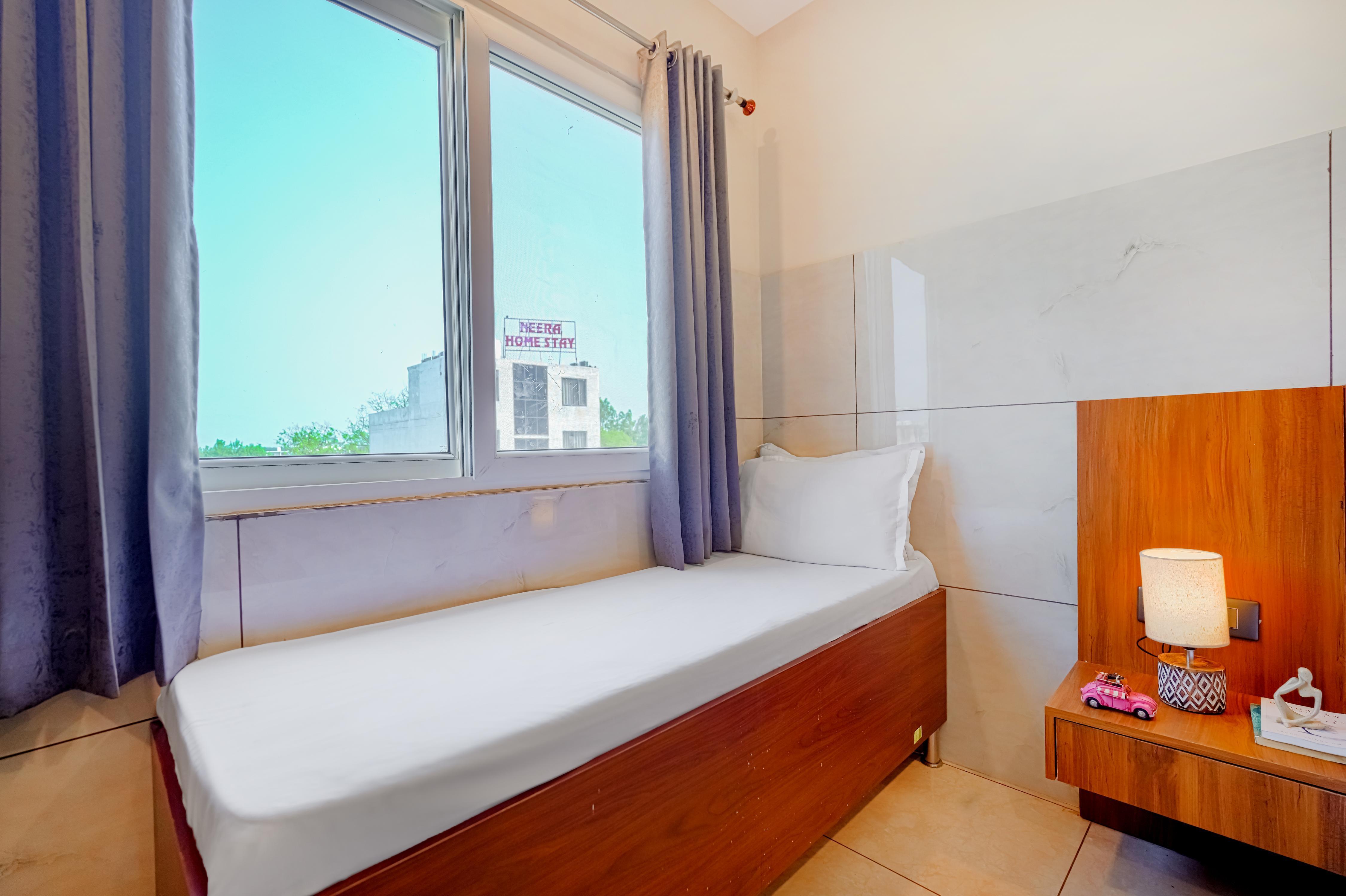 Pratap Homestay Opposite Pantanjali Yogpeeth Phase 1 - Tap to explore photos
