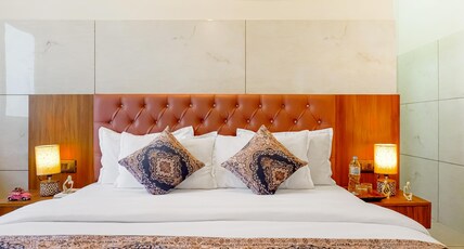 Pratap Homestay Opposite Pantanjali Yogpeeth Phase 1 Room Type - Deluxe Bedroom