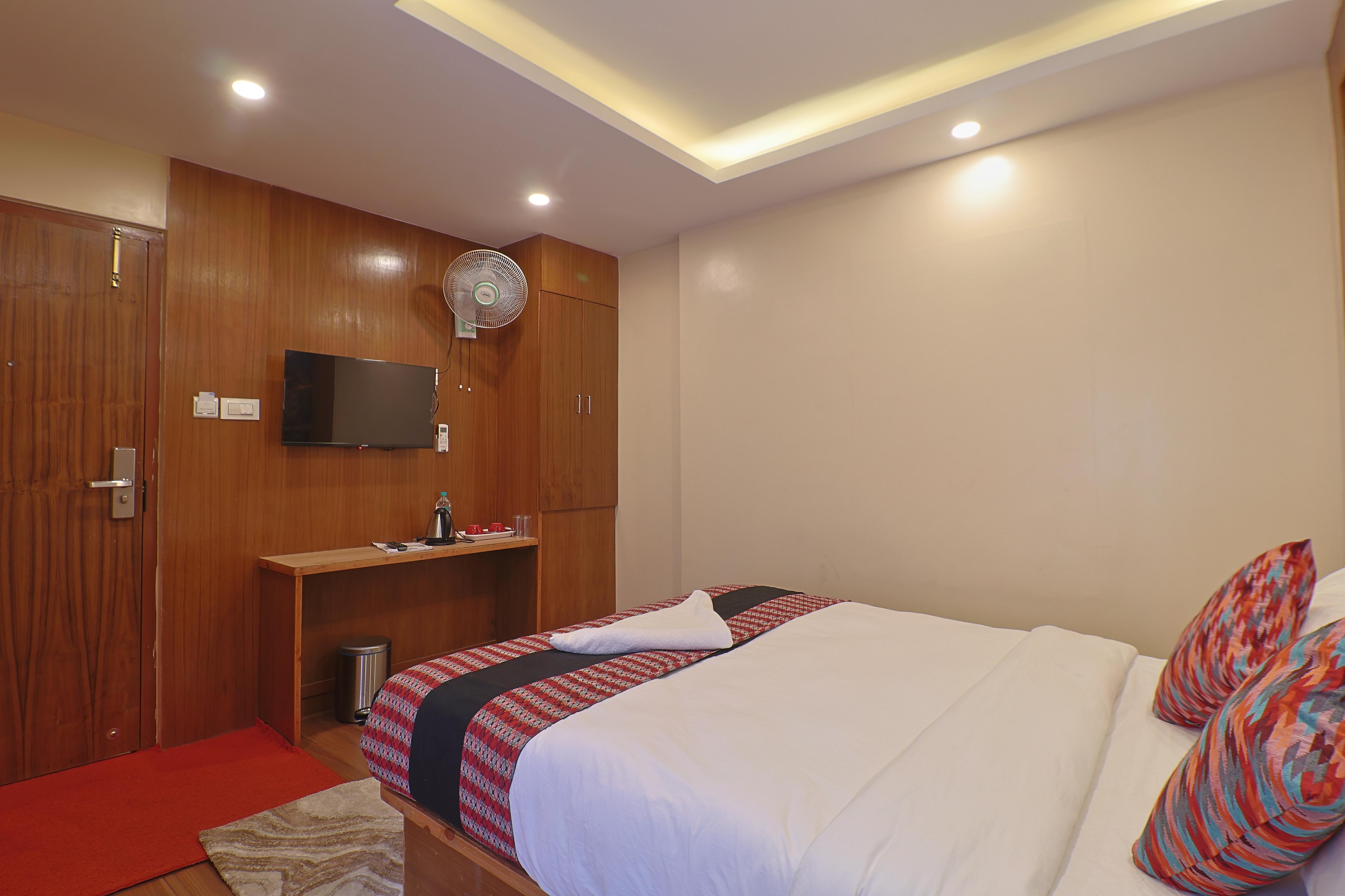 OYO 837 Hotel Insta - Tap to explore photos