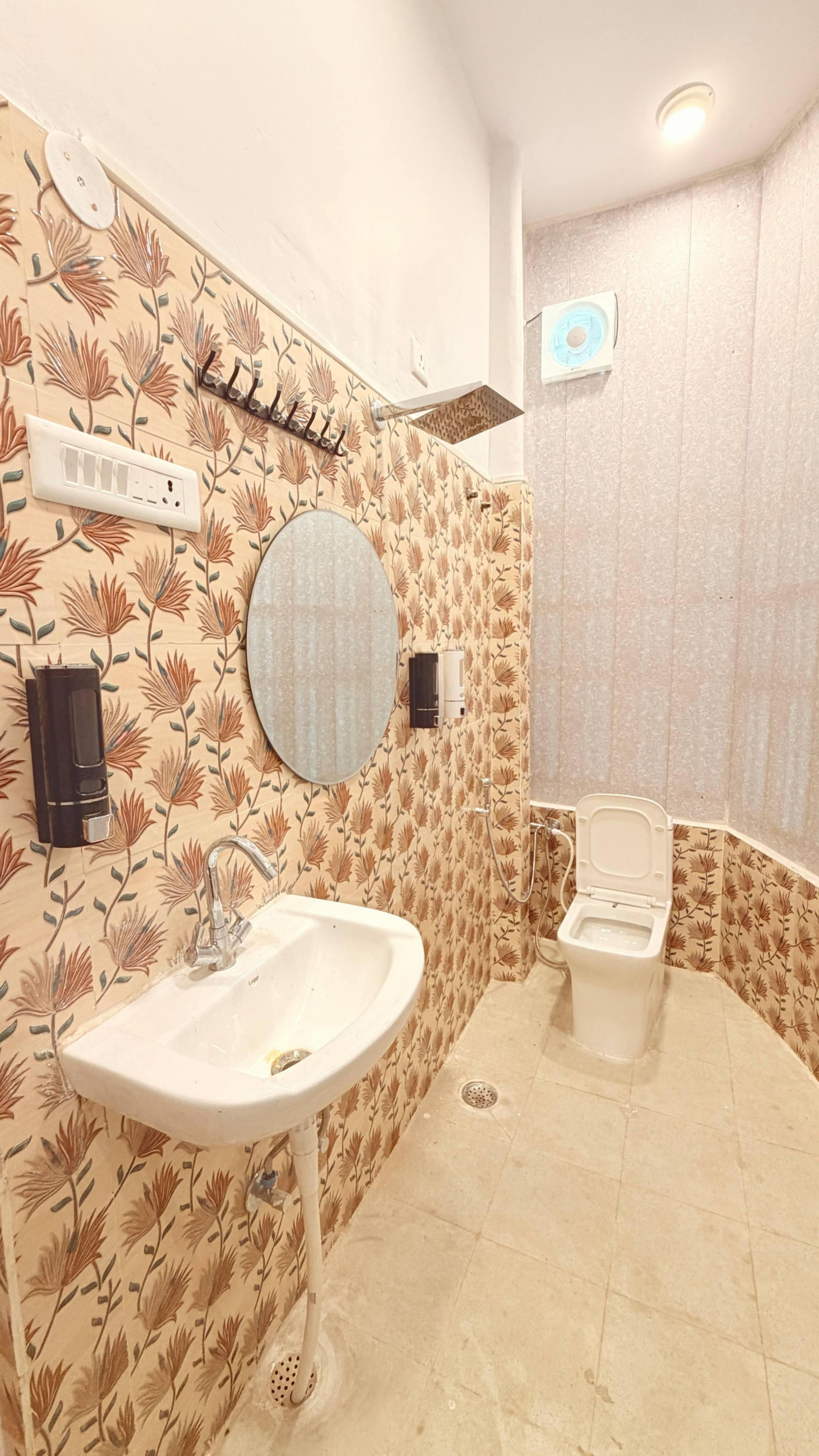 Cozy Room by Assi Ghat Attached Bath Fam /Couple - Tap to explore photos