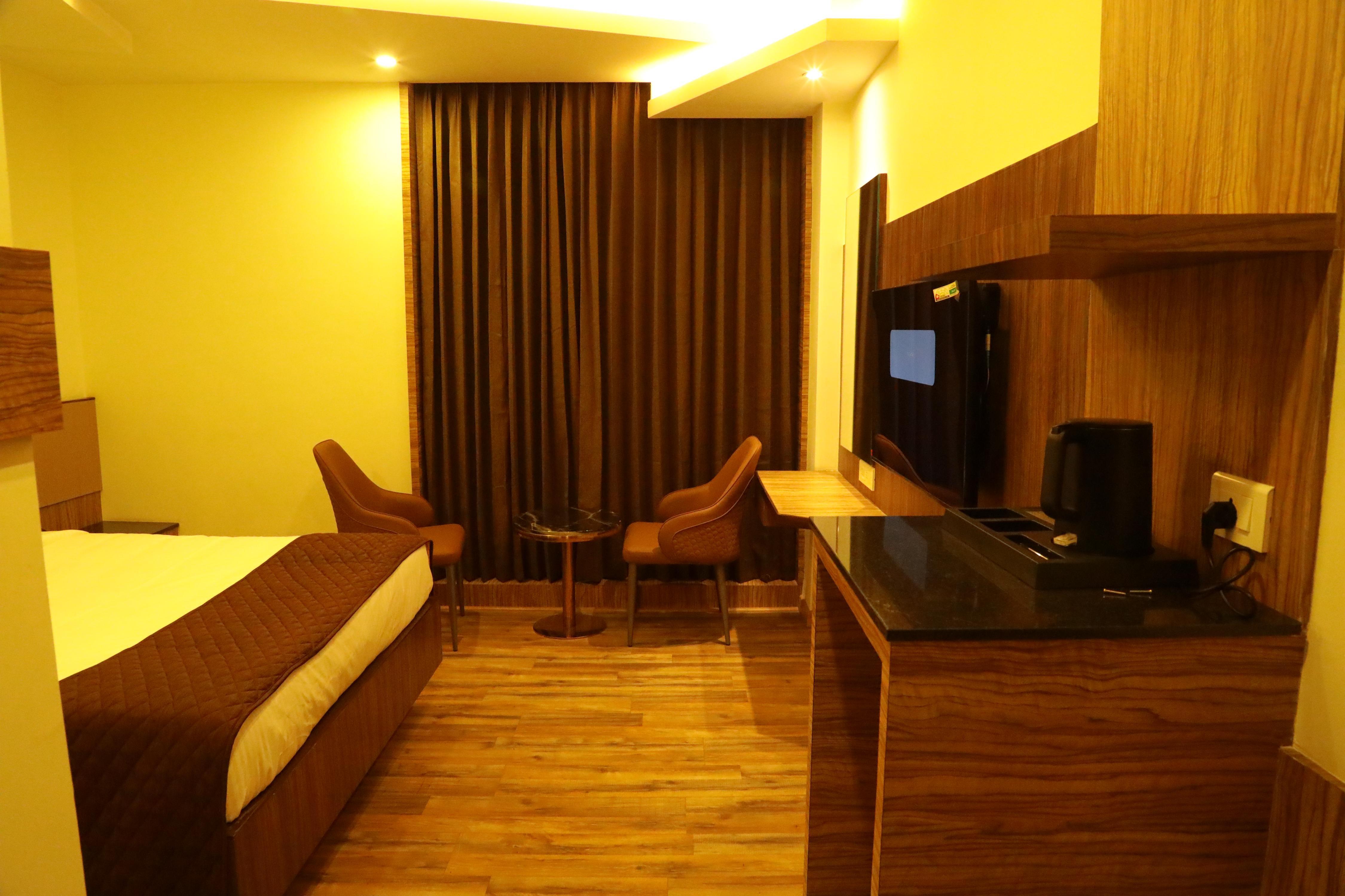 Hotel Maaris Pudukkottai - Tap to explore photos