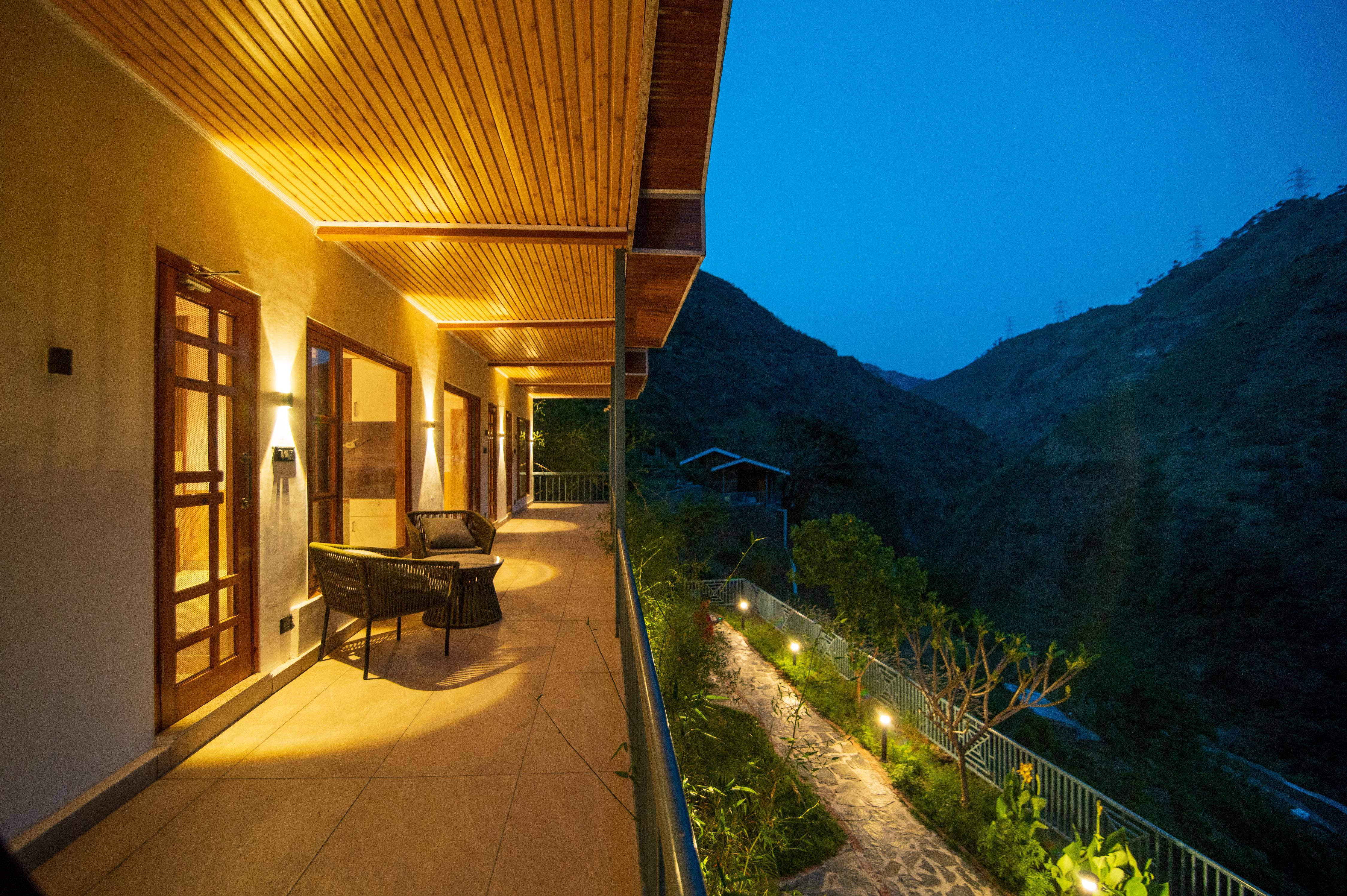 Giri River Retreat - Tap to explore photos