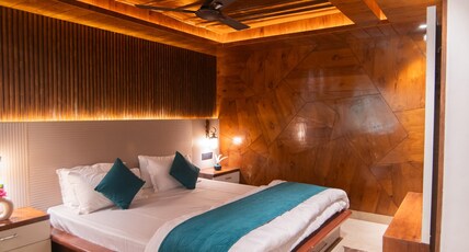 Giri River Retreat Room Type - Deluxe Room with Balcony and mountain view Giri River Retreat Room Type - Deluxe Room with Balcony and mountain view