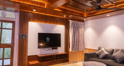 Giri River Retreat Room Type - Luxury Room with Mountain View and balcony Giri River Retreat Room Type - Luxury Room with Mountain View and balcony