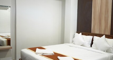 HOTEL ROYAL PALACE Room Type - 4 BED ROOMS