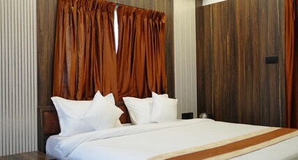 HOTEL ROYAL PALACE Room Type - DELUXE ROOMS WITH CITY VIEW