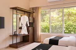 Privy Stays- Emmy's Cove Villa, Alibag 5bhlk w/Pool