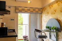 Cozy Home SuCozy Nature-Themed Studio in Pune |