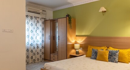 HomeSlice Koramangala Room Type - Deluxe Room With  Street View
