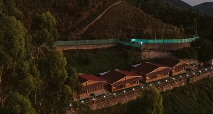 Misty Glen Resort Room Type - Honeymoon Escape with Mountain View
