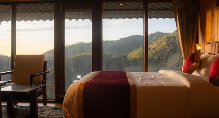 Misty Glen Resort Room Type - Deluxe Room with mountain view