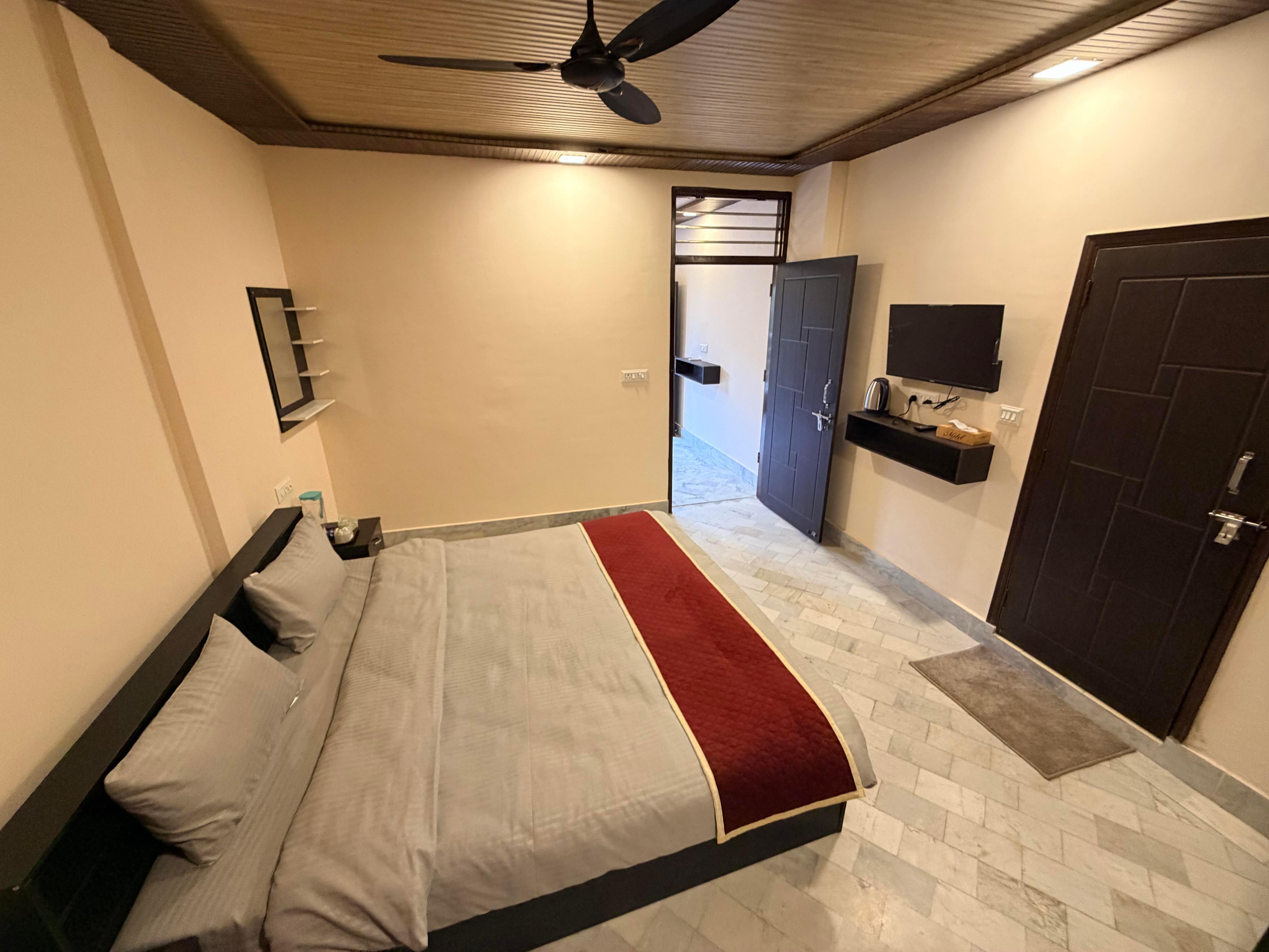 SHREENIWAS (A Retreat Where Nature Greets You) Room Type - S-2 Suite - Shreeniwas