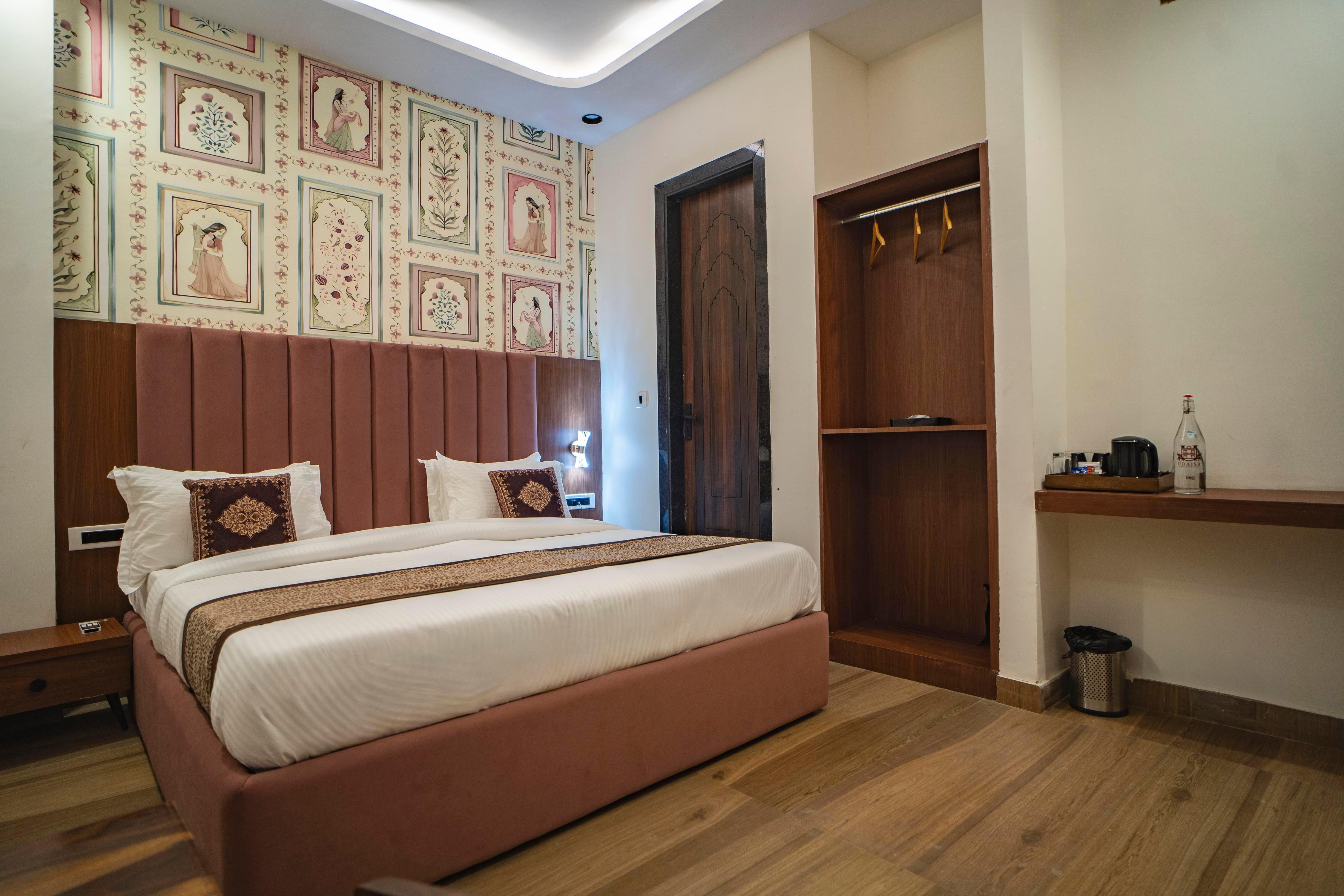 UDAISA THE LUXURY ART Room Type - Deluxe Room