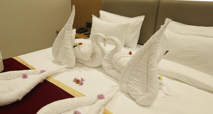 LUXURIA INN BY CHANDAN Room Type - PREMIUM TWIN ROOM