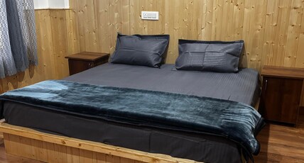 Pahadi paradise Room Type - Bedroom 3