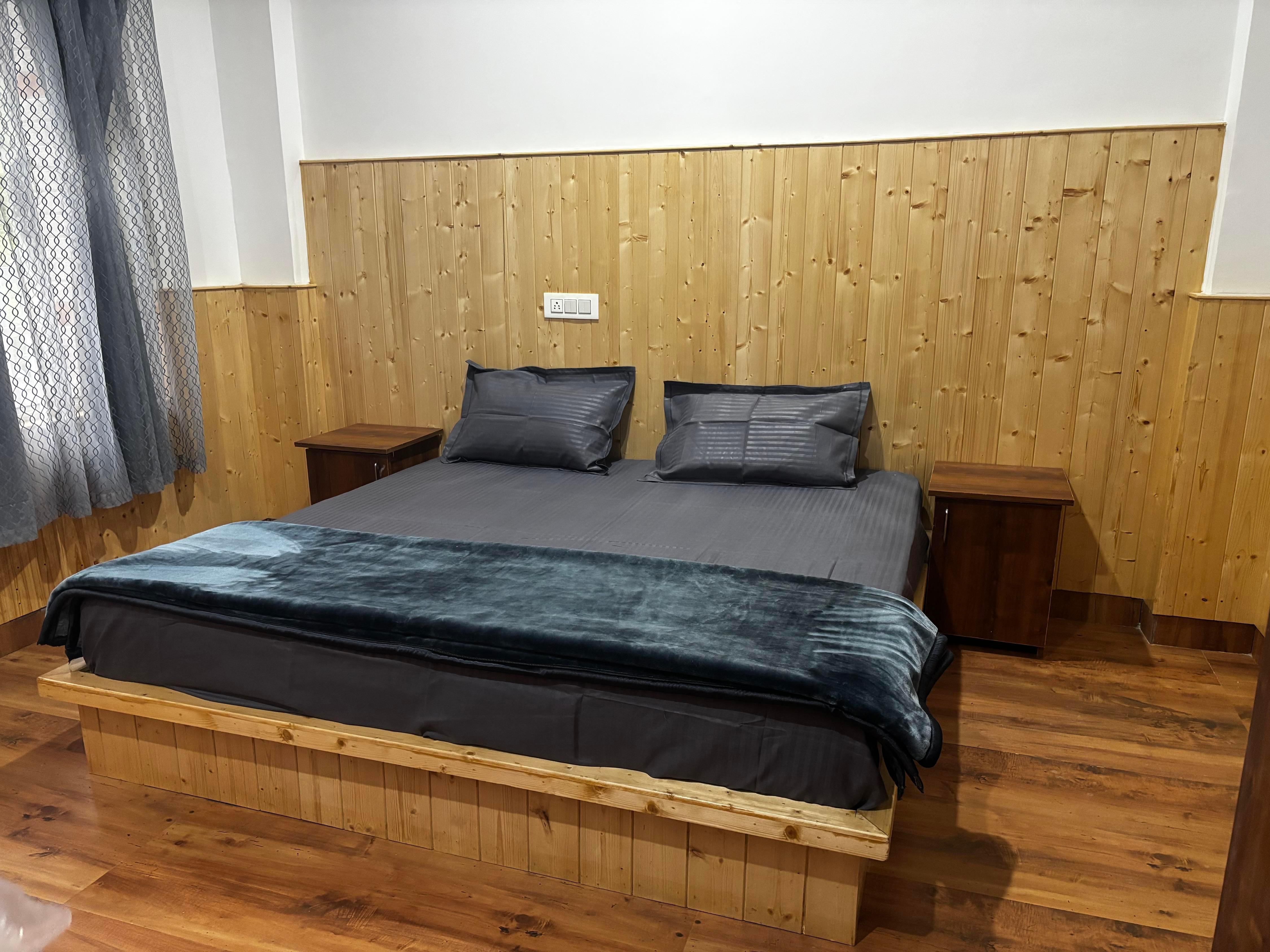 Pahadi paradise Room Type - Bedroom 4
