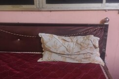 Single person bed
