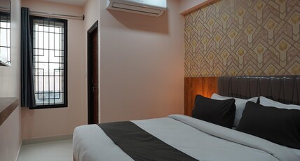 Golden Comforts Room Type - Deluxe Non Ac
