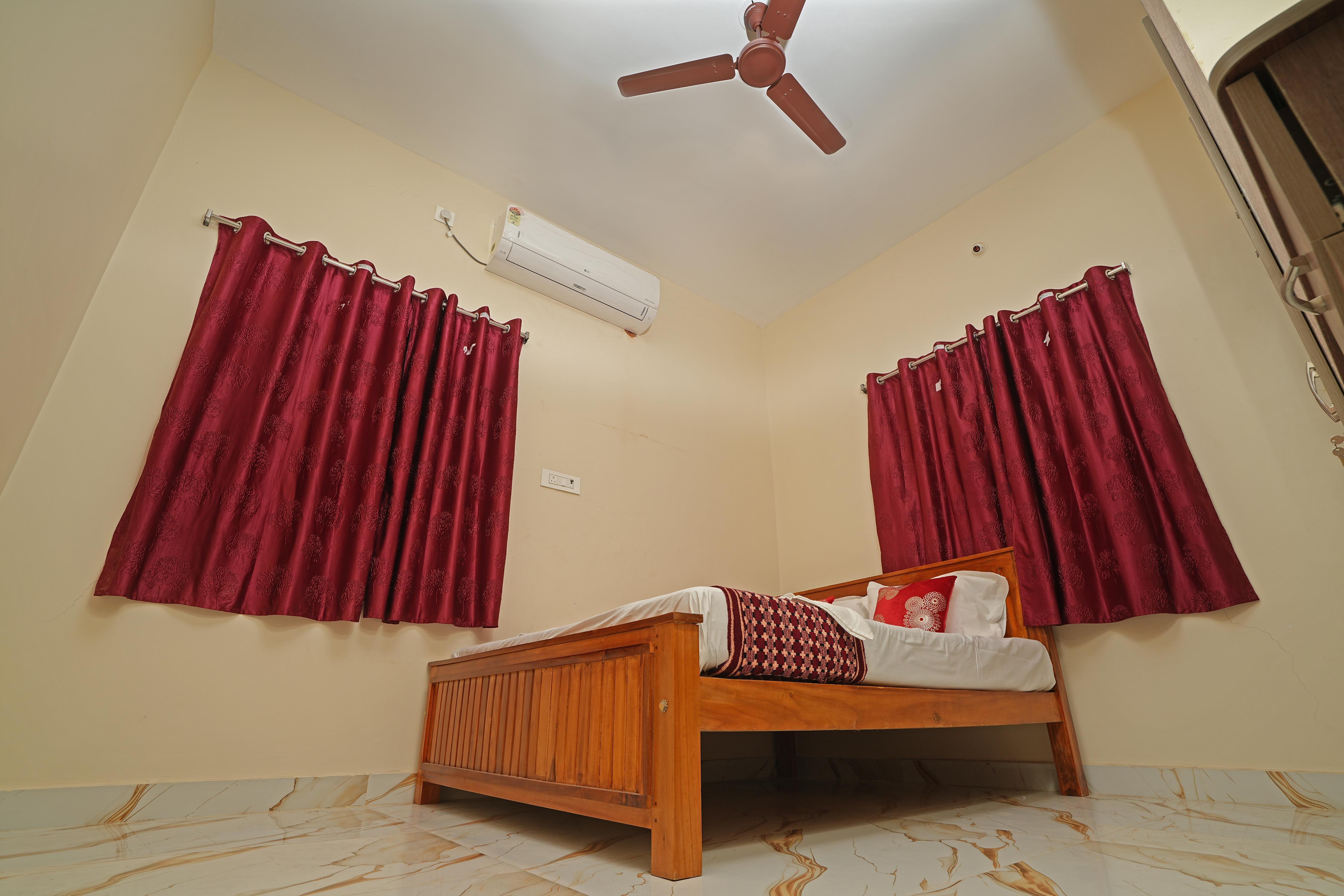 KVA Plaza Service Apartment - Tap to explore photos