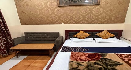 Hotel aashiyana Room Type - Bedroom