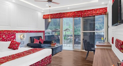 SENTOSA COVE HOTEL Room Type - Premium Room with Balcony - Himalyan View
