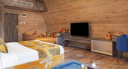 SENTOSA COVE HOTEL Room Type - Luxury Balcony Suite - Himalayan View