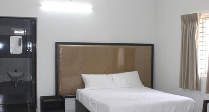 Thenmozhi Grand Inn Room Type - Suite Room