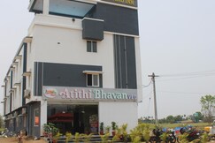 Thenmozhi Grand Inn