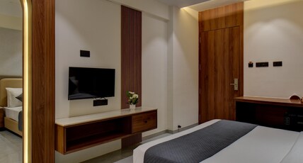 Hotel Sai Mahima Room Type - Deluxe Double Bed