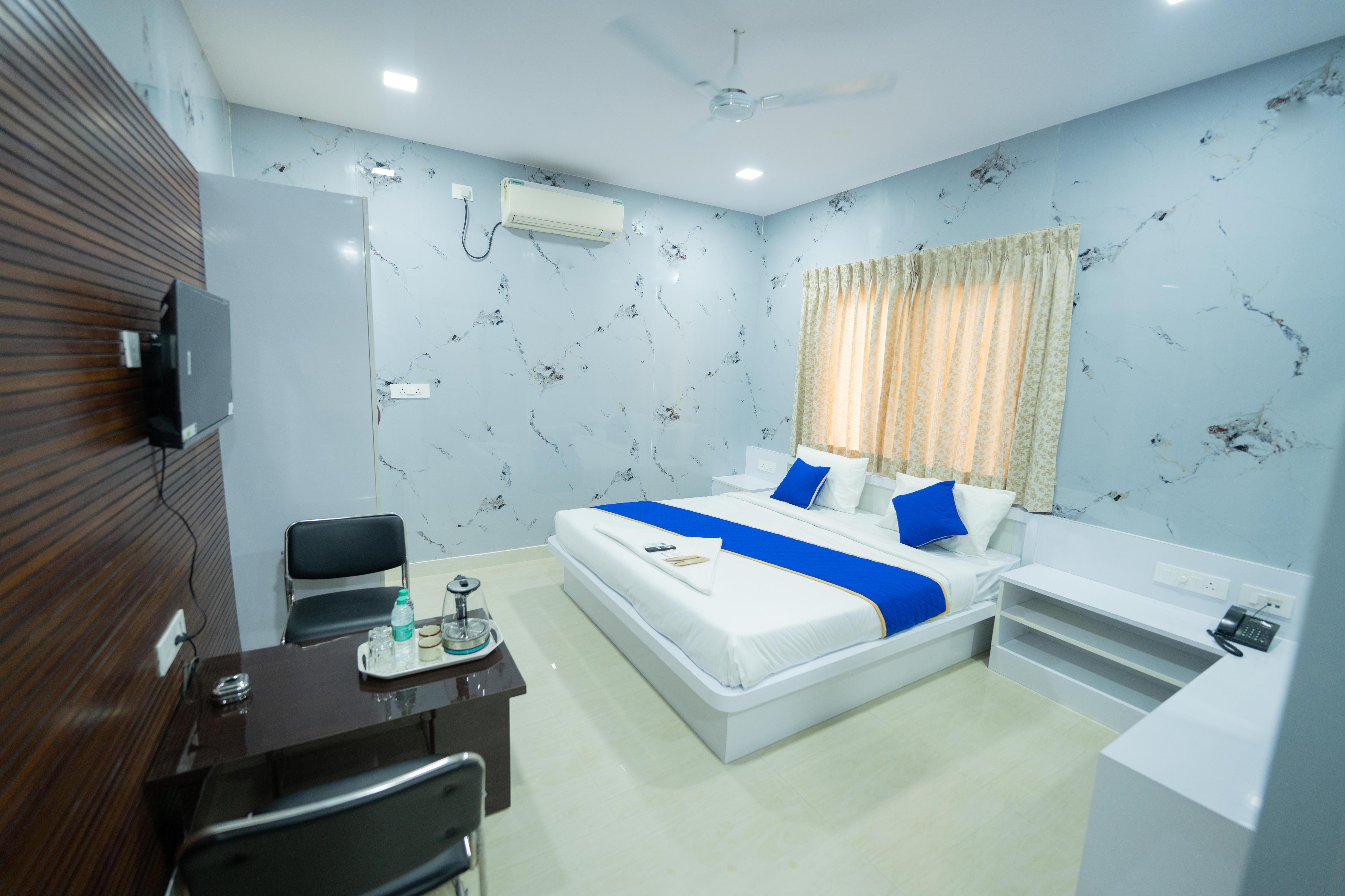 Sri Sai Saara Inn Room Type - Luxury Room