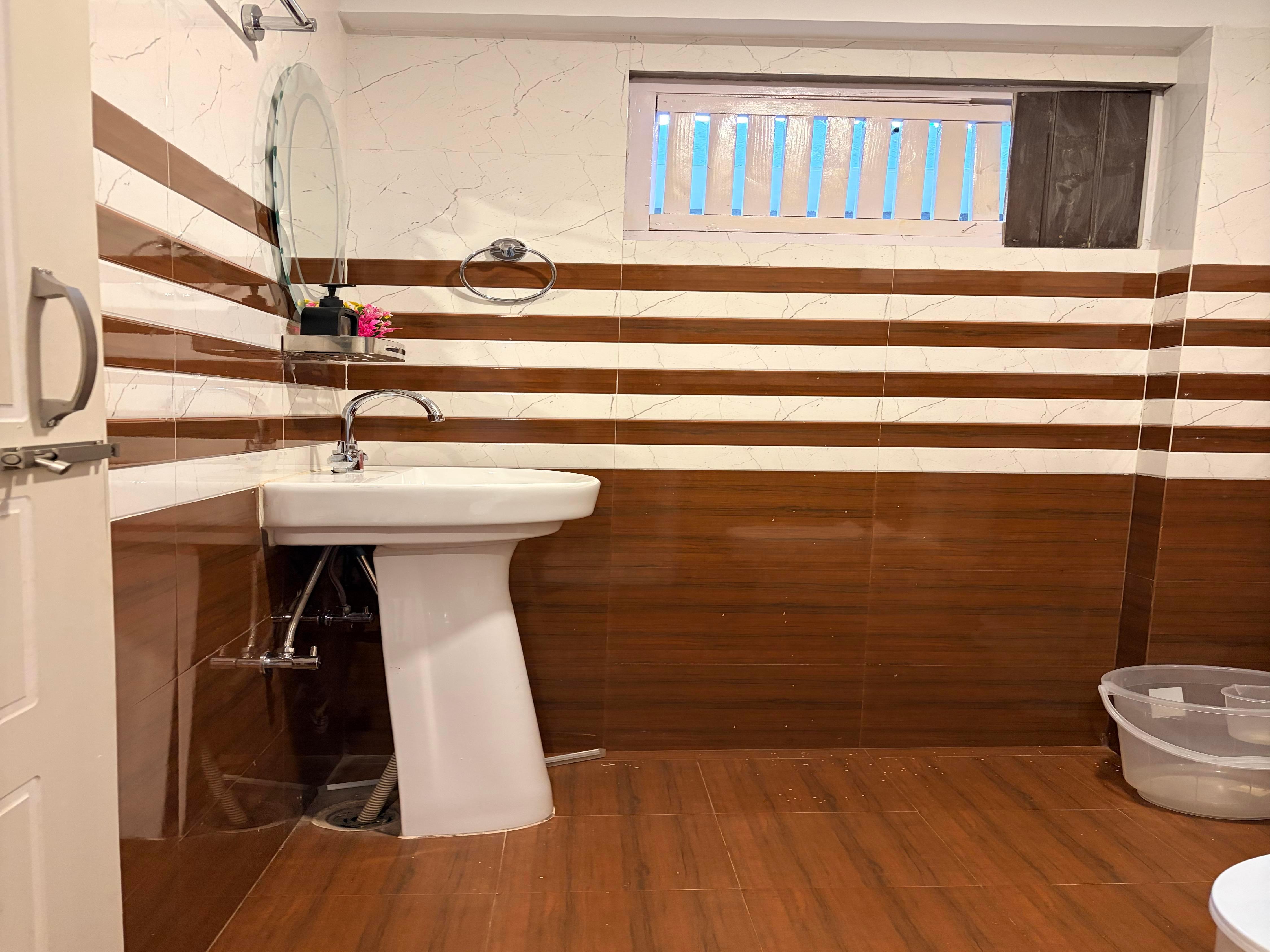 The Snow Inn Room Type - Super Delux with Balcony