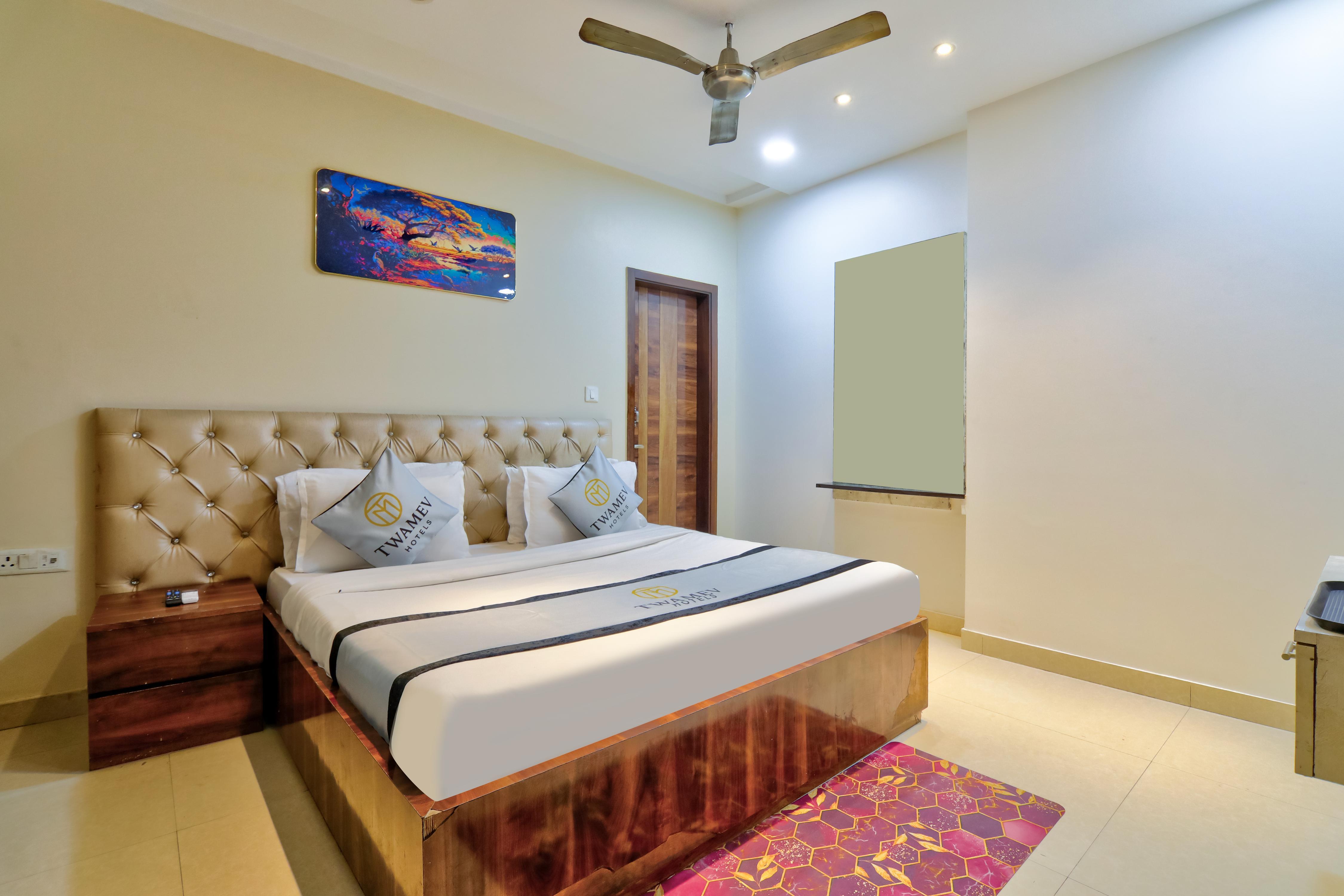 Hotel Twamev Peeragarhi - Tap to explore photos