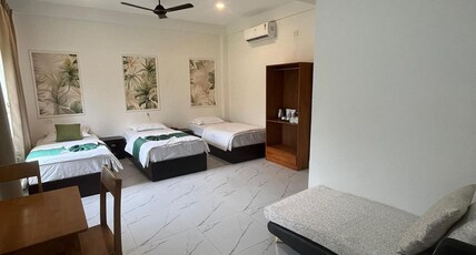 Peridott Inn Jaigaon Room Type - Super Deluxe Room