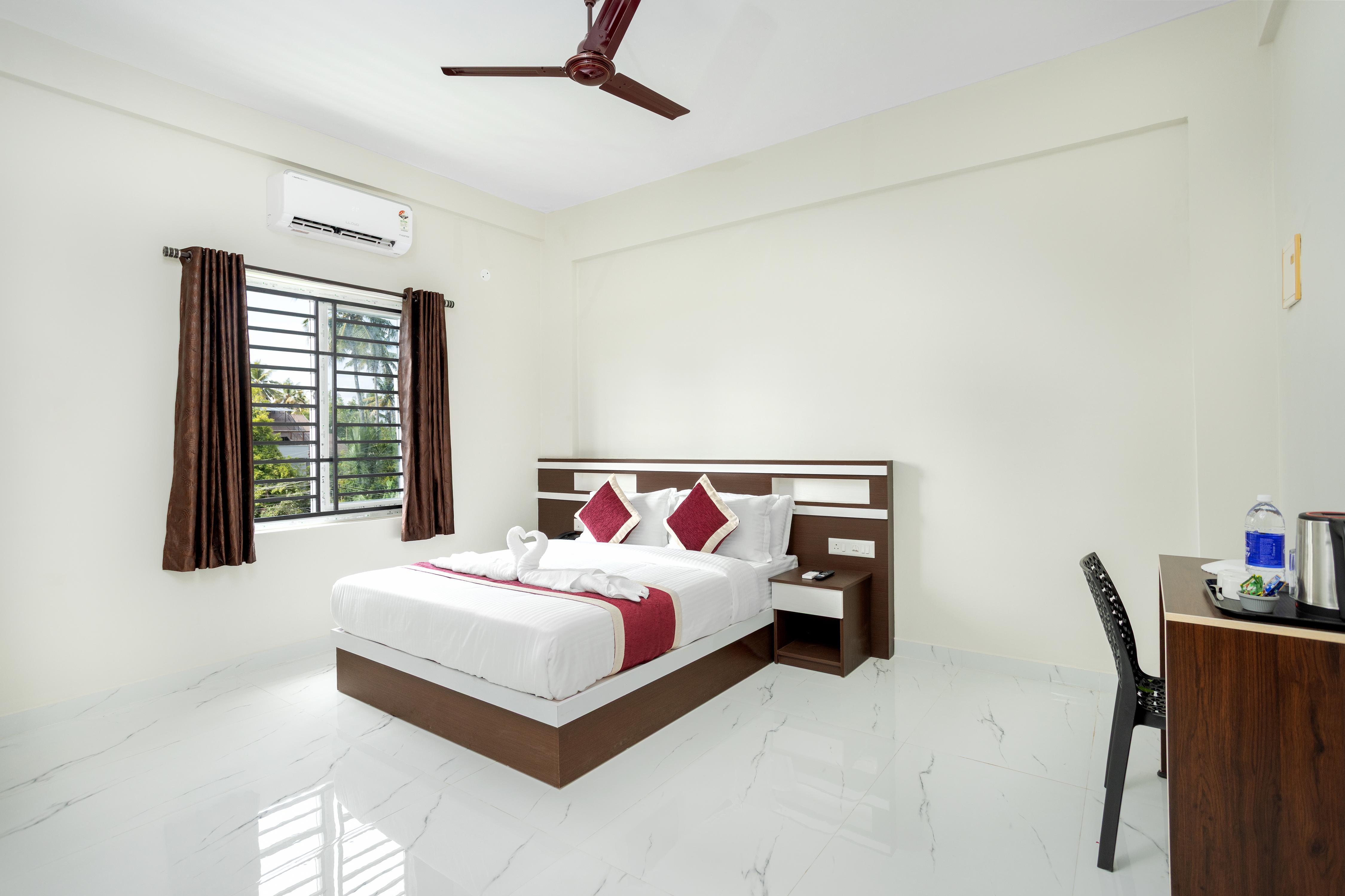 Livora Hotel Room Type - Deluxe Room