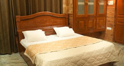 AC Room with Low Profile Bed Cozy Stay Room Type - Economy Quadruple Room With Shared Washroom