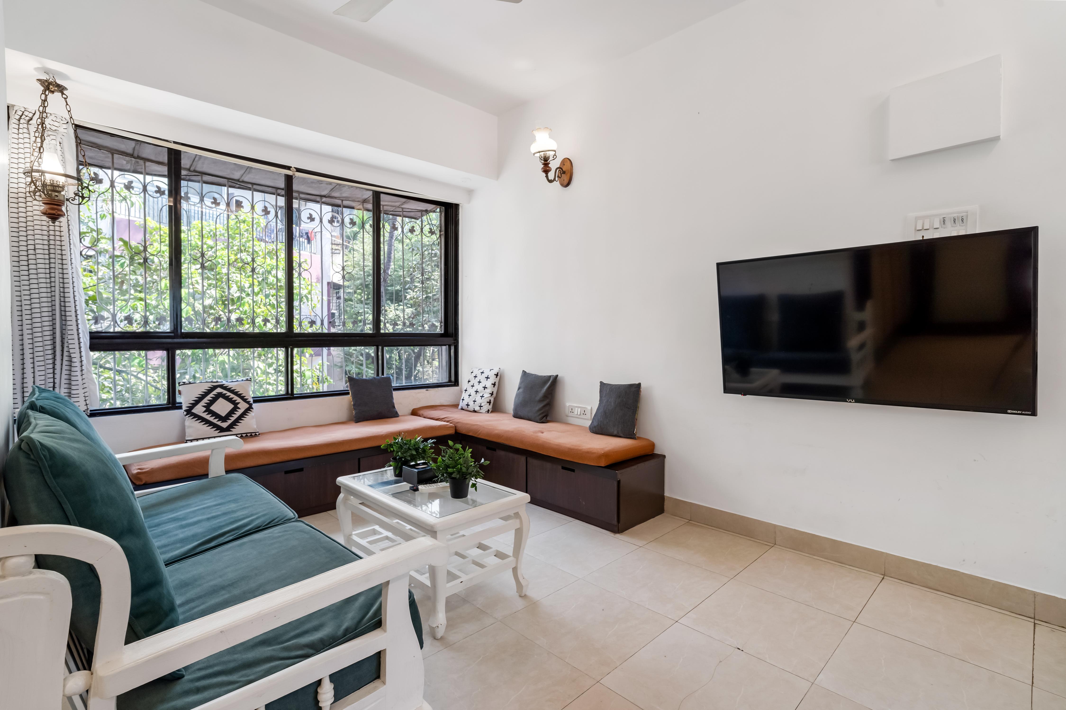 Bohemian 1 BHK in Bandra W by Squareone Stays - Tap to explore photos