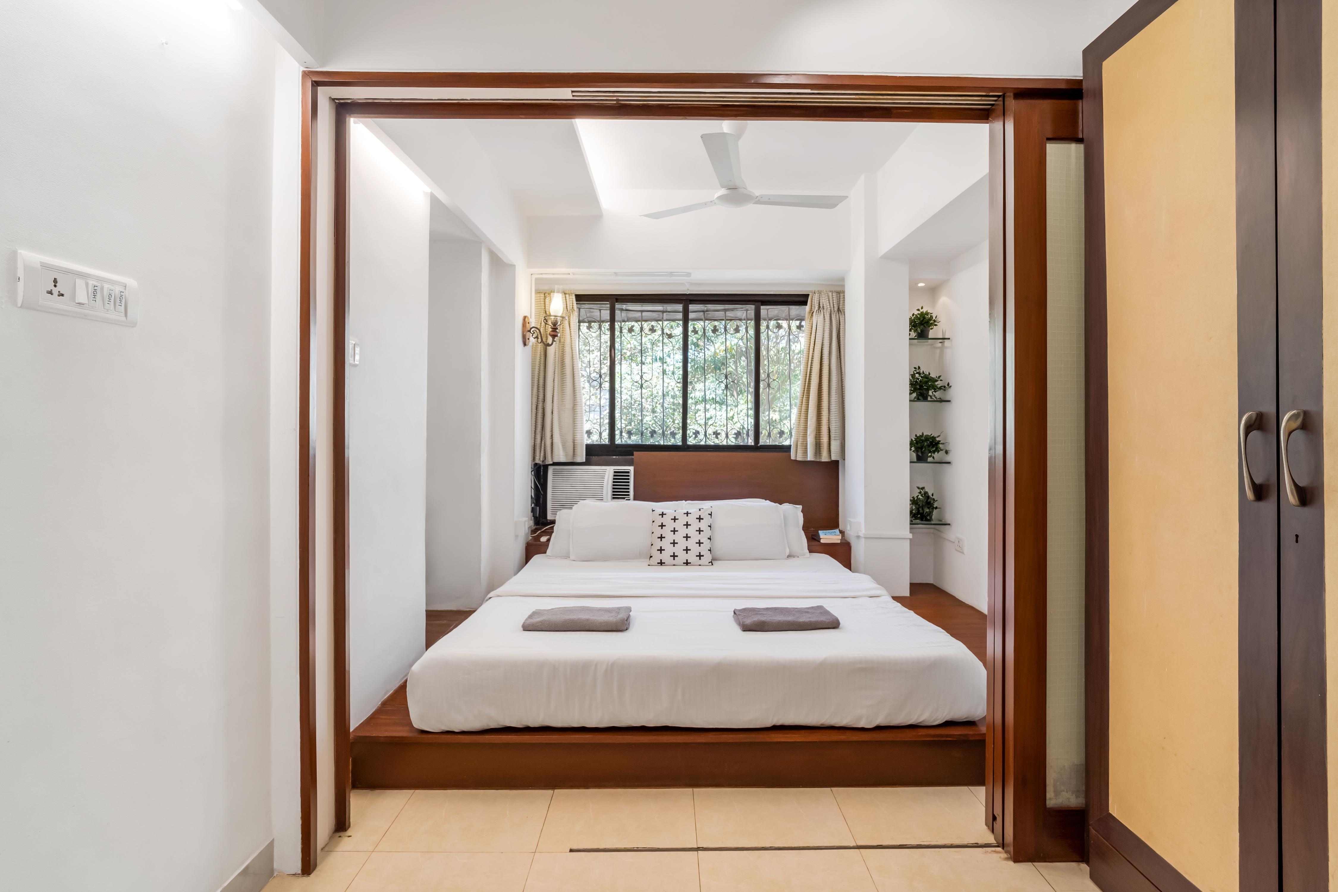 Bohemian 1 BHK in Bandra W by Squareone Stays - Tap to explore photos
