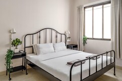Quirky 1BHK in Bandra W by SquareOne Stays