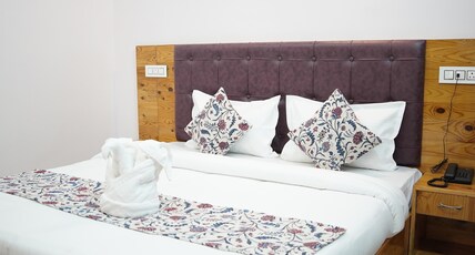 Hotel Arijika view Room Type - Super Deluxe Room AC all weather With Balcony