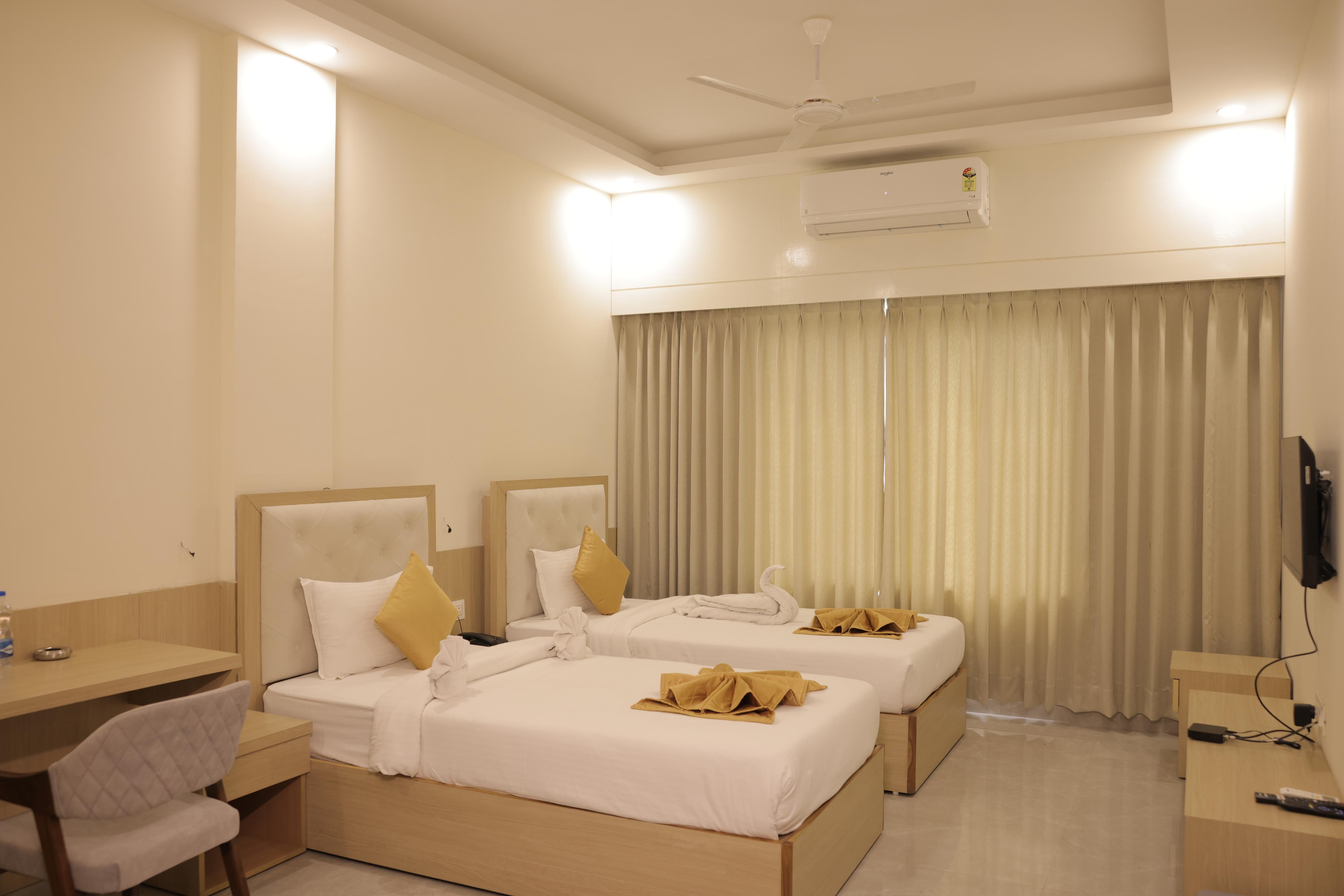 Hotel Rangoli - 10 min from Palsana chowk - Tap to explore photos