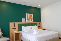 HOTEL SPARK BY HILTON