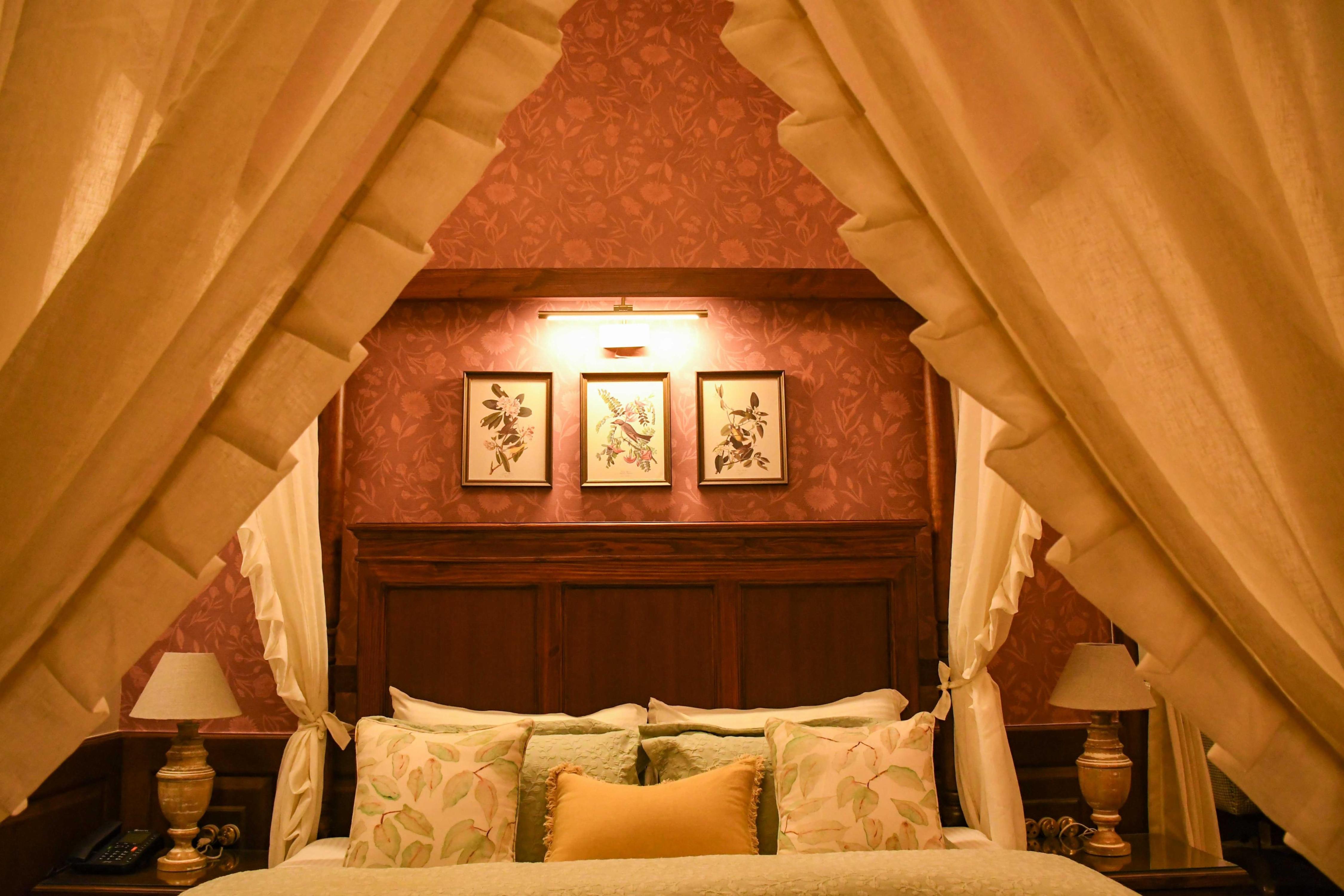 Birds And Oak Room Type - Walnut Suite with Valley View Birds And Oak Room Type - Walnut Suite with Valley View