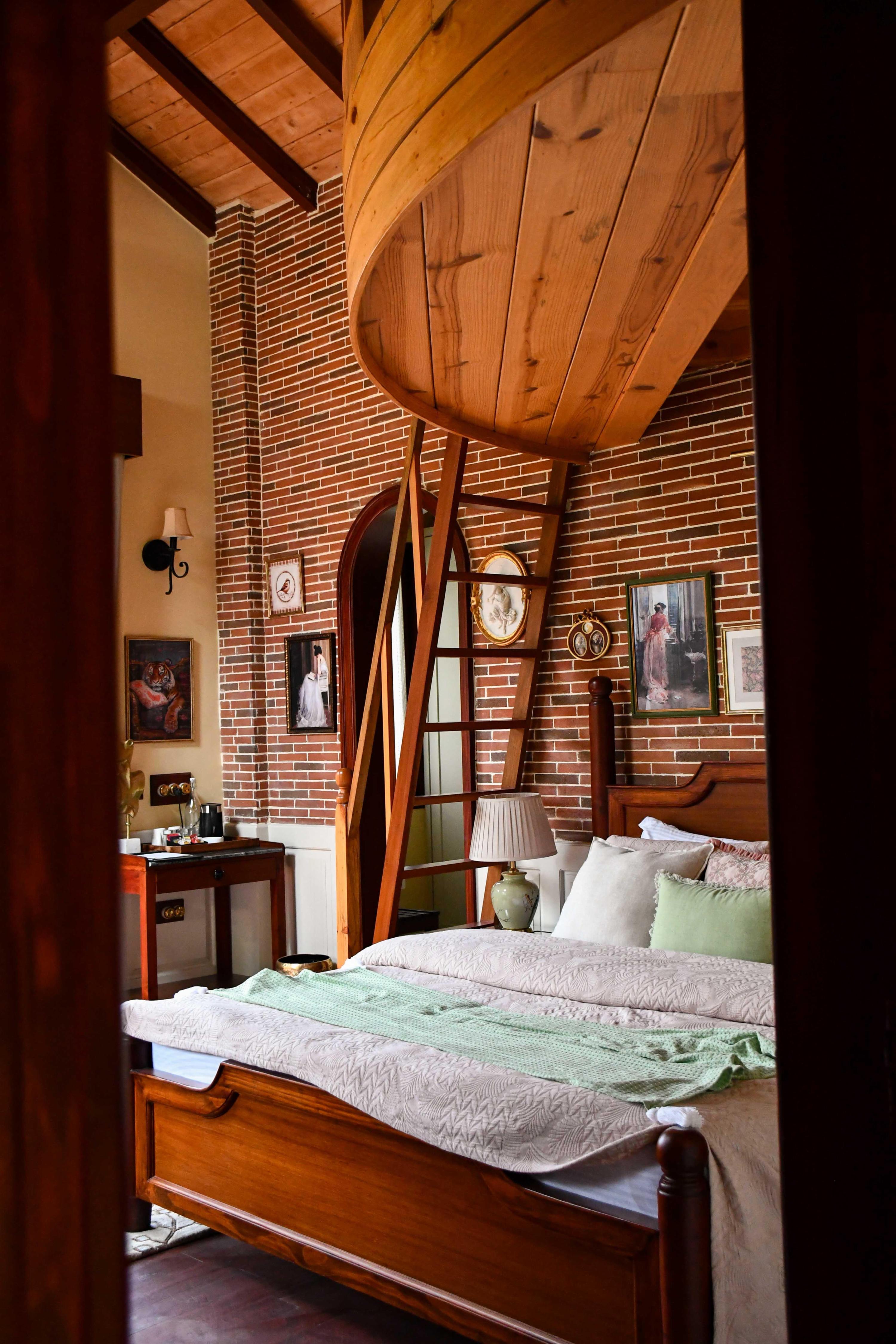 Birds And Oak Room Type - Maple - Luxury Room with Valley View